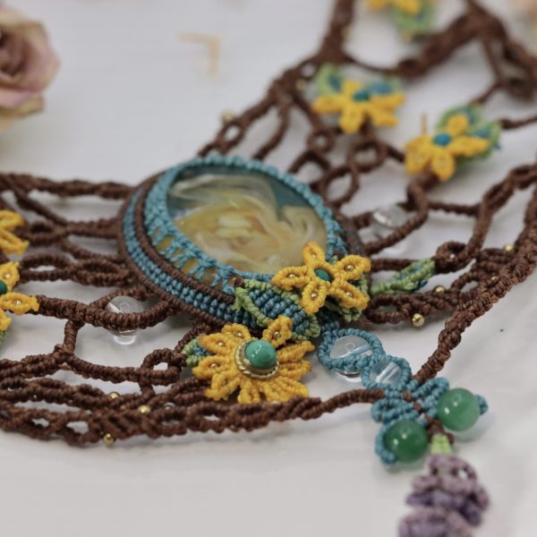 Collier Jardin Enchanté en Résine et Micro-Macramé – Image 7