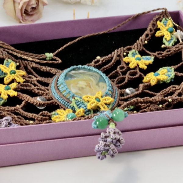 Collier Jardin Enchanté en Résine et Micro-Macramé – Image 8