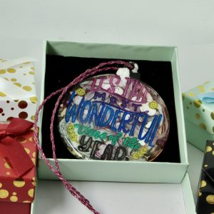 Boule de Noël Plate en Résine Pailletée – « It's the Most Wonderful Time of the Year »