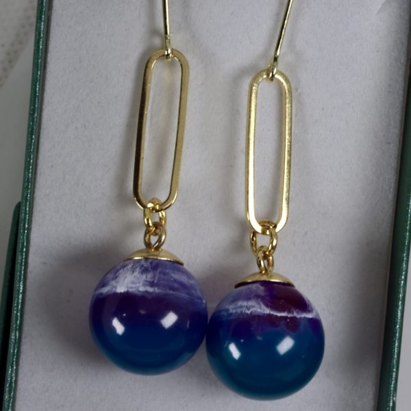 Pendants d’Oreilles Nuance Océanique – Résine Artisanale et Plaqué Or – Image 5